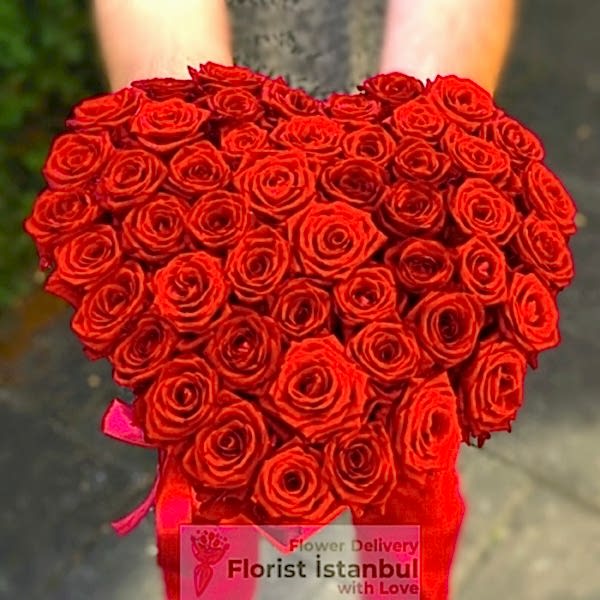 35 Red Roses in a Heart Box Resim 1