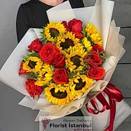 İstanbul Florist Sonnenblumen- und Rosenstrauß
